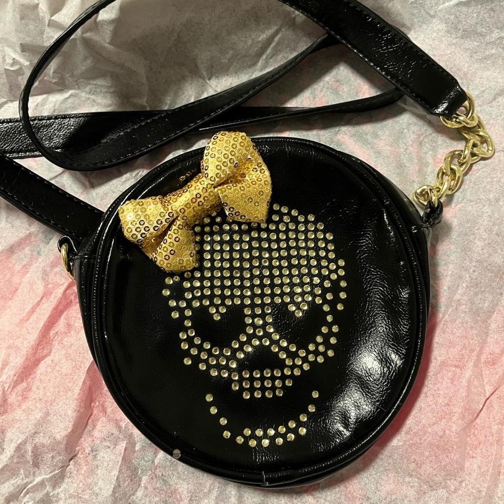 Betsey Johnson Black Skull Crossbody Bag with Gold Bow